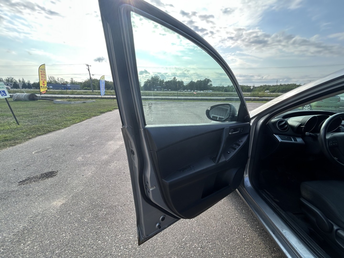 2011 Mazda MAZDA3 i Touring 4-Door (JM1BL1VF6B1) with an 2.0L L4 DOHC 16V engine, located at 17255 hwy 65 NE, Ham Lake, MN, 55304, 0.000000, 0.000000- Photo#7