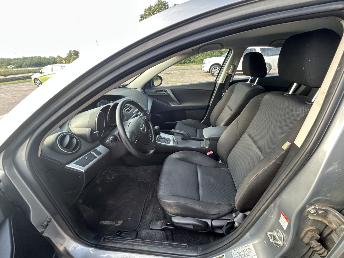 2011 Mazda MAZDA3 i Touring 4-Door (JM1BL1VF6B1) with an 2.0L L4 DOHC 16V engine, located at 17255 hwy 65 NE, Ham Lake, MN, 55304, 0.000000, 0.000000- Photo#8
