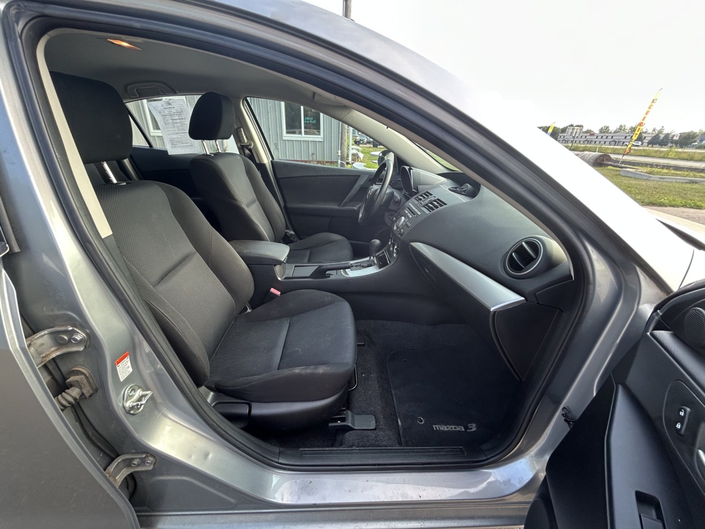 2011 Mazda MAZDA3 i Touring 4-Door (JM1BL1VF6B1) with an 2.0L L4 DOHC 16V engine, located at 17255 hwy 65 NE, Ham Lake, MN, 55304, 0.000000, 0.000000- Photo#10
