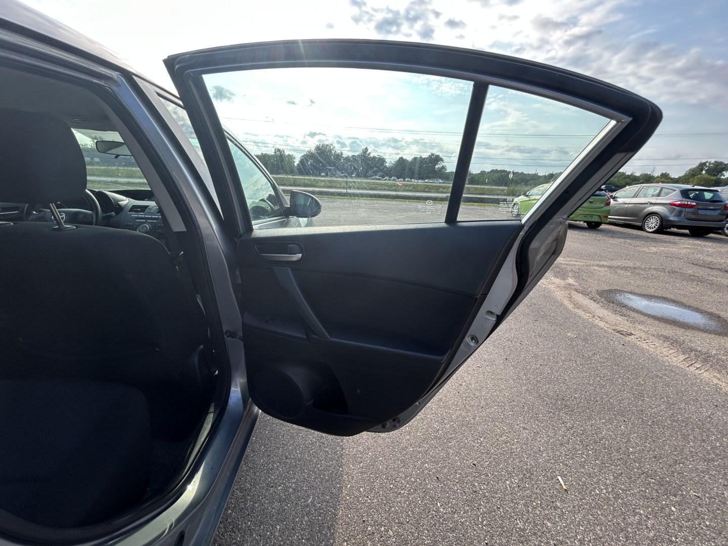 2011 Mazda MAZDA3 i Touring 4-Door (JM1BL1VF6B1) with an 2.0L L4 DOHC 16V engine, located at 17255 hwy 65 NE, Ham Lake, MN, 55304, 0.000000, 0.000000- Photo#13