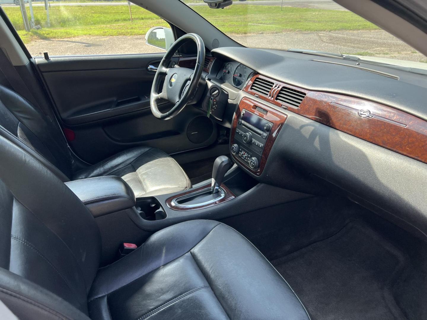 2011 Chevrolet Impala LTZ (2G1WC5EM1B1) with an 3.9L V6 OHV 16V FFV engine, 4-Speed Automatic transmission, located at 17255 hwy 65 NE, Ham Lake, MN, 55304, 0.000000, 0.000000 - Photo#13
