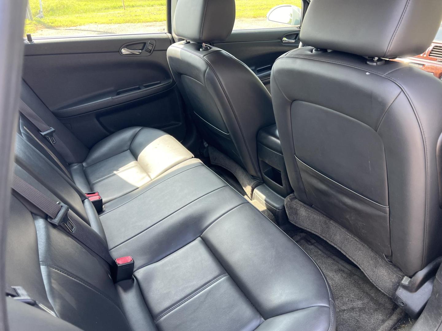 2011 Chevrolet Impala LTZ (2G1WC5EM1B1) with an 3.9L V6 OHV 16V FFV engine, 4-Speed Automatic transmission, located at 17255 hwy 65 NE, Ham Lake, MN, 55304, 0.000000, 0.000000 - Photo#15