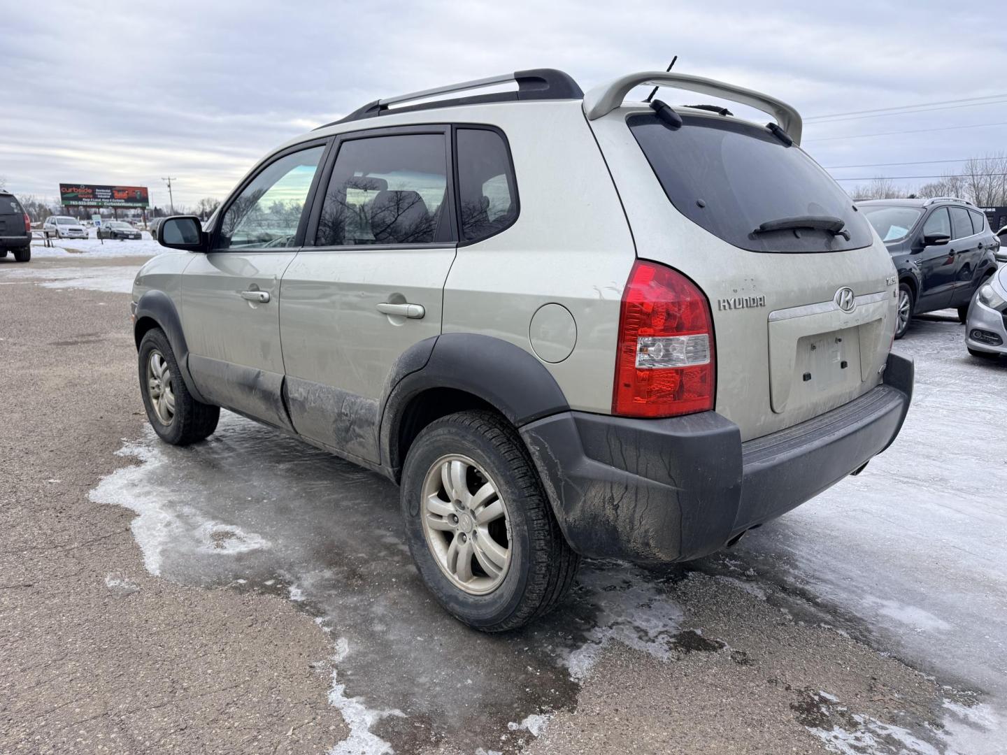 2008 Hyundai Tucson (KM8JN72D68U) , located at 17255 hwy 65 NE, Ham Lake, MN, 55304, 0.000000, 0.000000 - Photo#2