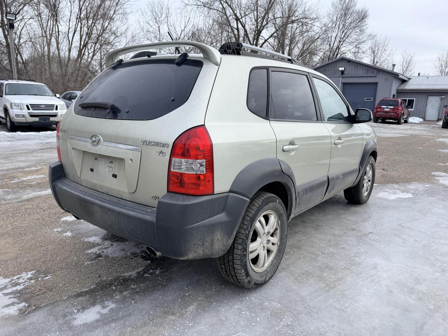 2008 Hyundai Tucson (KM8JN72D68U) , located at 17255 hwy 65 NE, Ham Lake, MN, 55304, 0.000000, 0.000000 - Photo#4