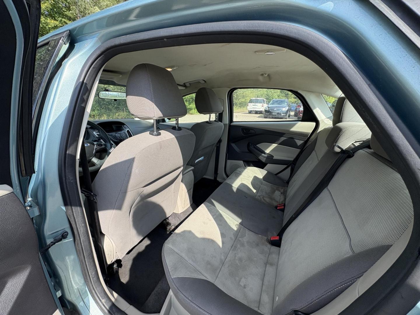 2012 Ford Focus SE Sedan (1FAHP3F2XCL) with an 2.0L L4 DOHC 16V engine, located at 17255 hwy 65 NE, Ham Lake, MN, 55304, 0.000000, 0.000000 - Photo#11