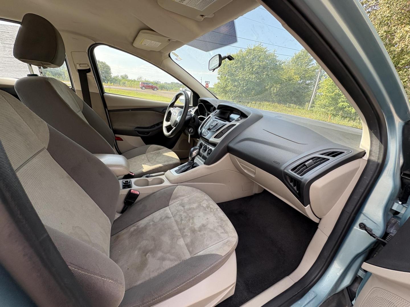 2012 Ford Focus SE Sedan (1FAHP3F2XCL) with an 2.0L L4 DOHC 16V engine, located at 17255 hwy 65 NE, Ham Lake, MN, 55304, 0.000000, 0.000000 - Photo#15