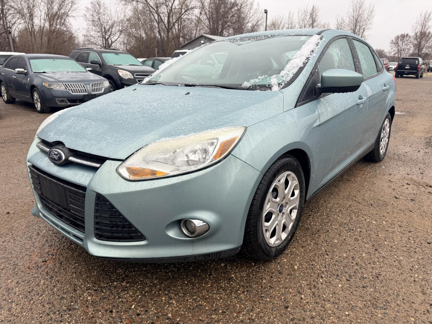 2012 Ford Focus SE Sedan (1FAHP3F2XCL) with an 2.0L L4 DOHC 16V engine, located at 17255 hwy 65 NE, Ham Lake, MN, 55304, 0.000000, 0.000000 - Photo#0