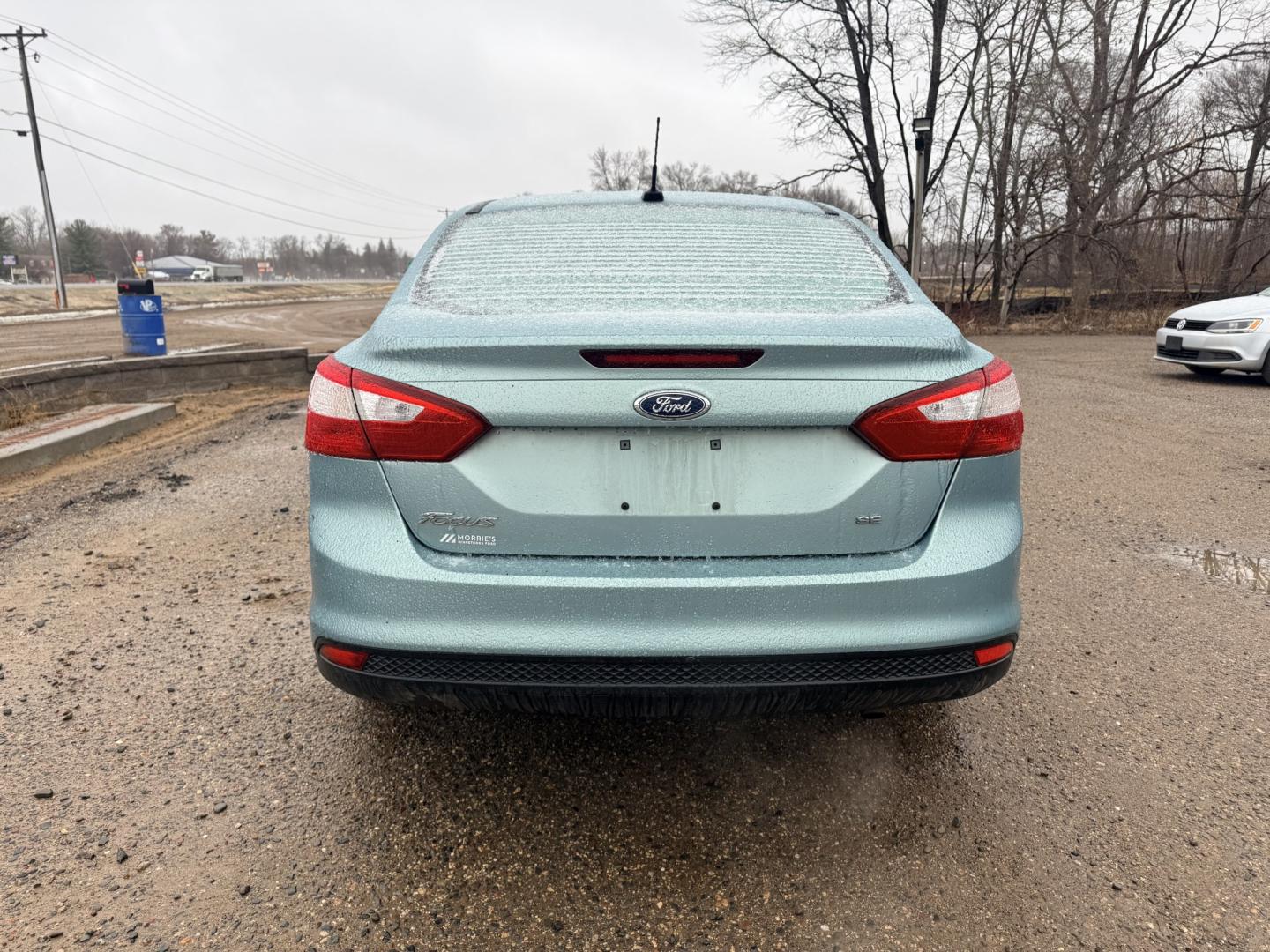 2012 Ford Focus SE Sedan (1FAHP3F2XCL) with an 2.0L L4 DOHC 16V engine, located at 17255 hwy 65 NE, Ham Lake, MN, 55304, 0.000000, 0.000000 - Photo#3