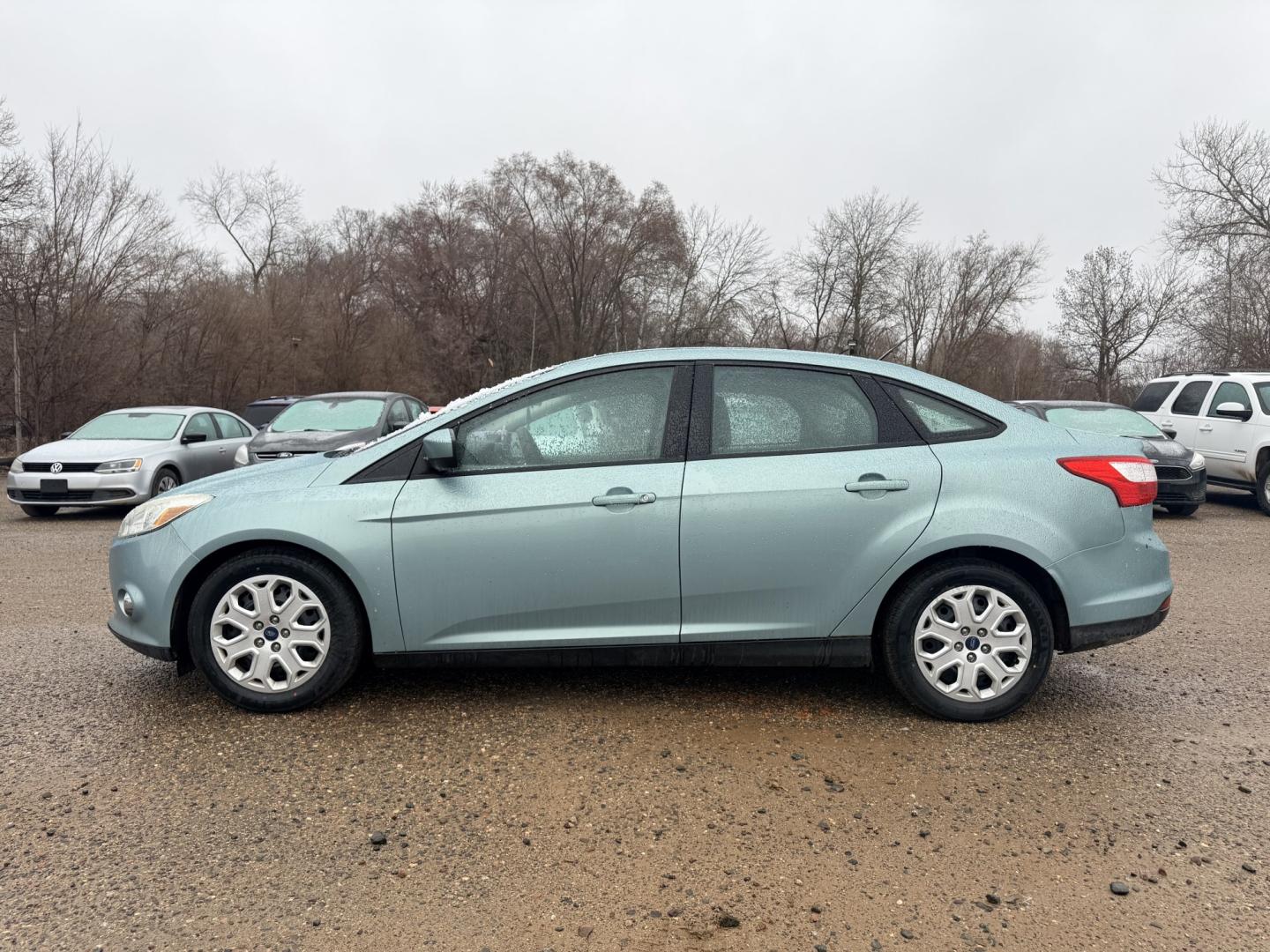 2012 Ford Focus SE Sedan (1FAHP3F2XCL) with an 2.0L L4 DOHC 16V engine, located at 17255 hwy 65 NE, Ham Lake, MN, 55304, 0.000000, 0.000000 - Photo#1