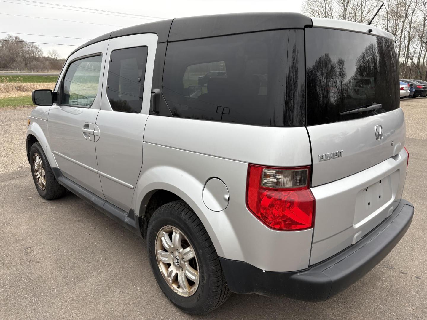 2008 Honda Element EX 2WD AT (5J6YH18798L) with an 2.4L L4 DOHC 16V engine, 5-Speed Automatic Overdrive transmission, located at 17255 hwy 65 NE, Ham Lake, MN, 55304, 0.000000, 0.000000 - Photo#2