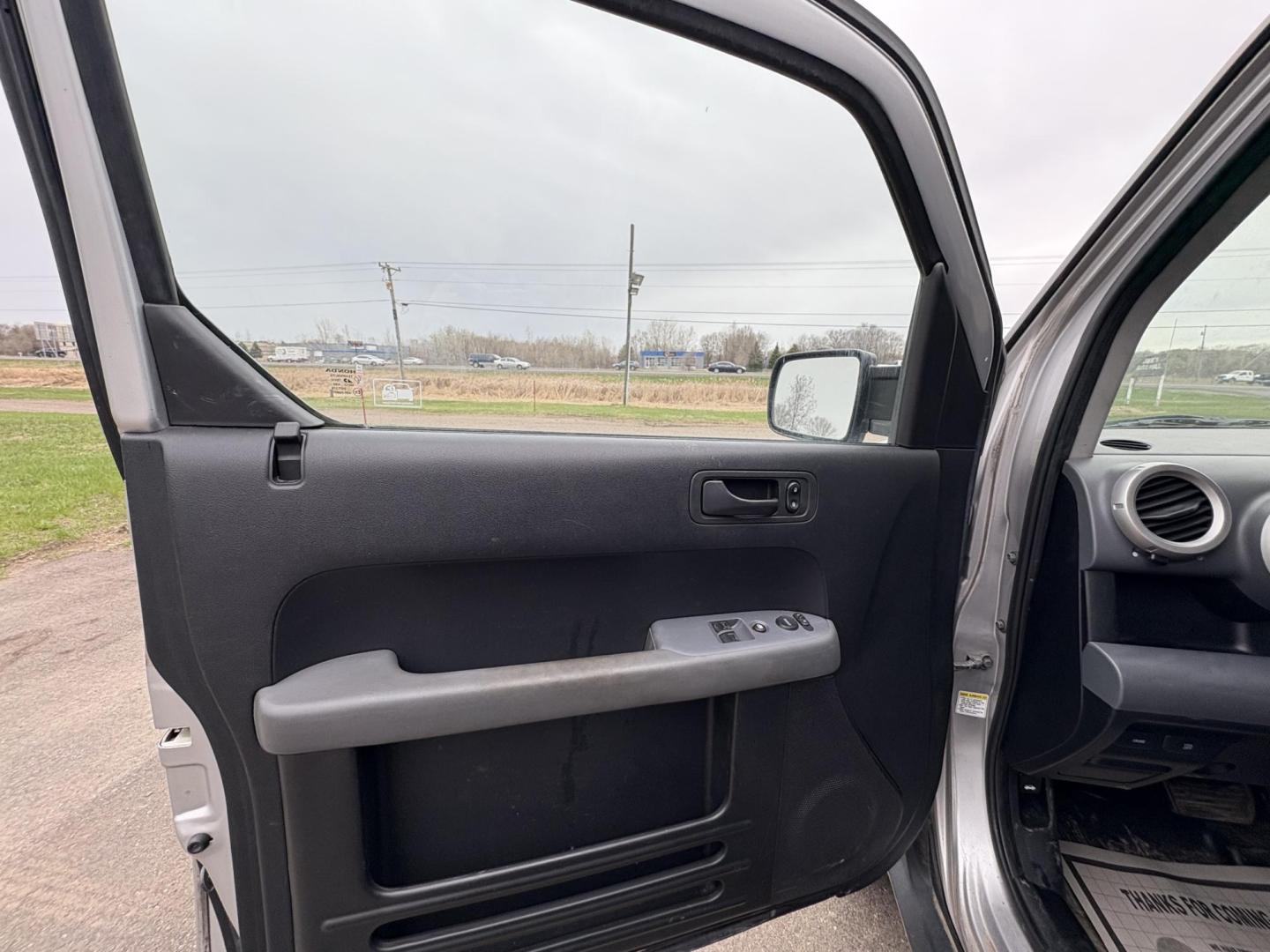 2008 Honda Element EX 2WD AT (5J6YH18798L) with an 2.4L L4 DOHC 16V engine, 5-Speed Automatic Overdrive transmission, located at 17255 hwy 65 NE, Ham Lake, MN, 55304, 0.000000, 0.000000 - Photo#8