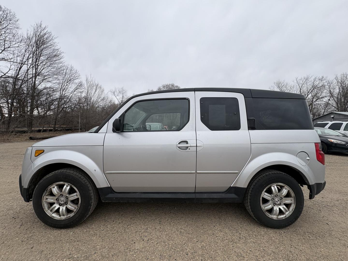 2008 Honda Element EX 2WD AT (5J6YH18798L) with an 2.4L L4 DOHC 16V engine, 5-Speed Automatic Overdrive transmission, located at 17255 hwy 65 NE, Ham Lake, MN, 55304, 0.000000, 0.000000 - Photo#1