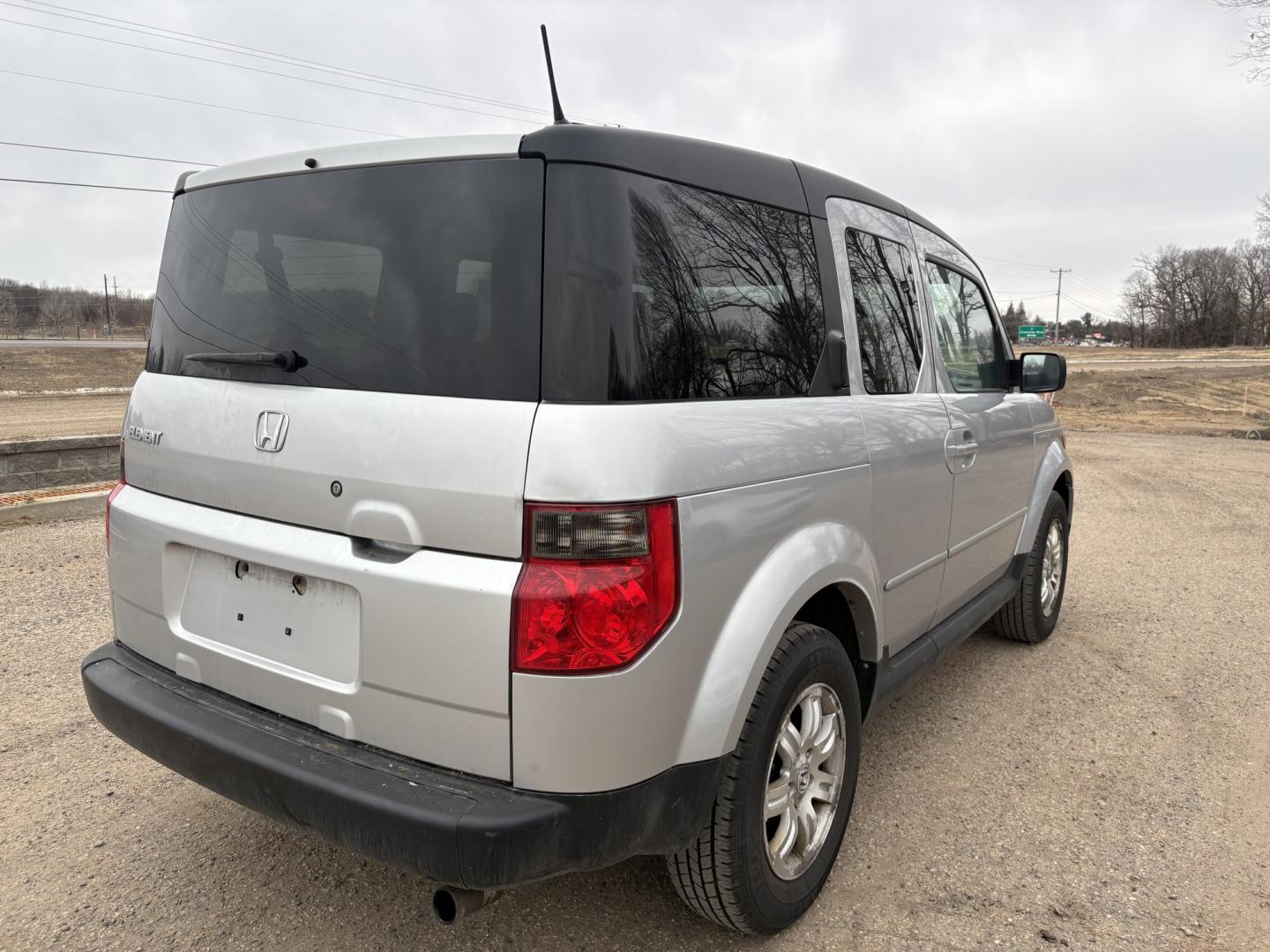 2008 Honda Element EX 2WD AT (5J6YH18798L) with an 2.4L L4 DOHC 16V engine, 5-Speed Automatic Overdrive transmission, located at 17255 hwy 65 NE, Ham Lake, MN, 55304, 0.000000, 0.000000 - Photo#4