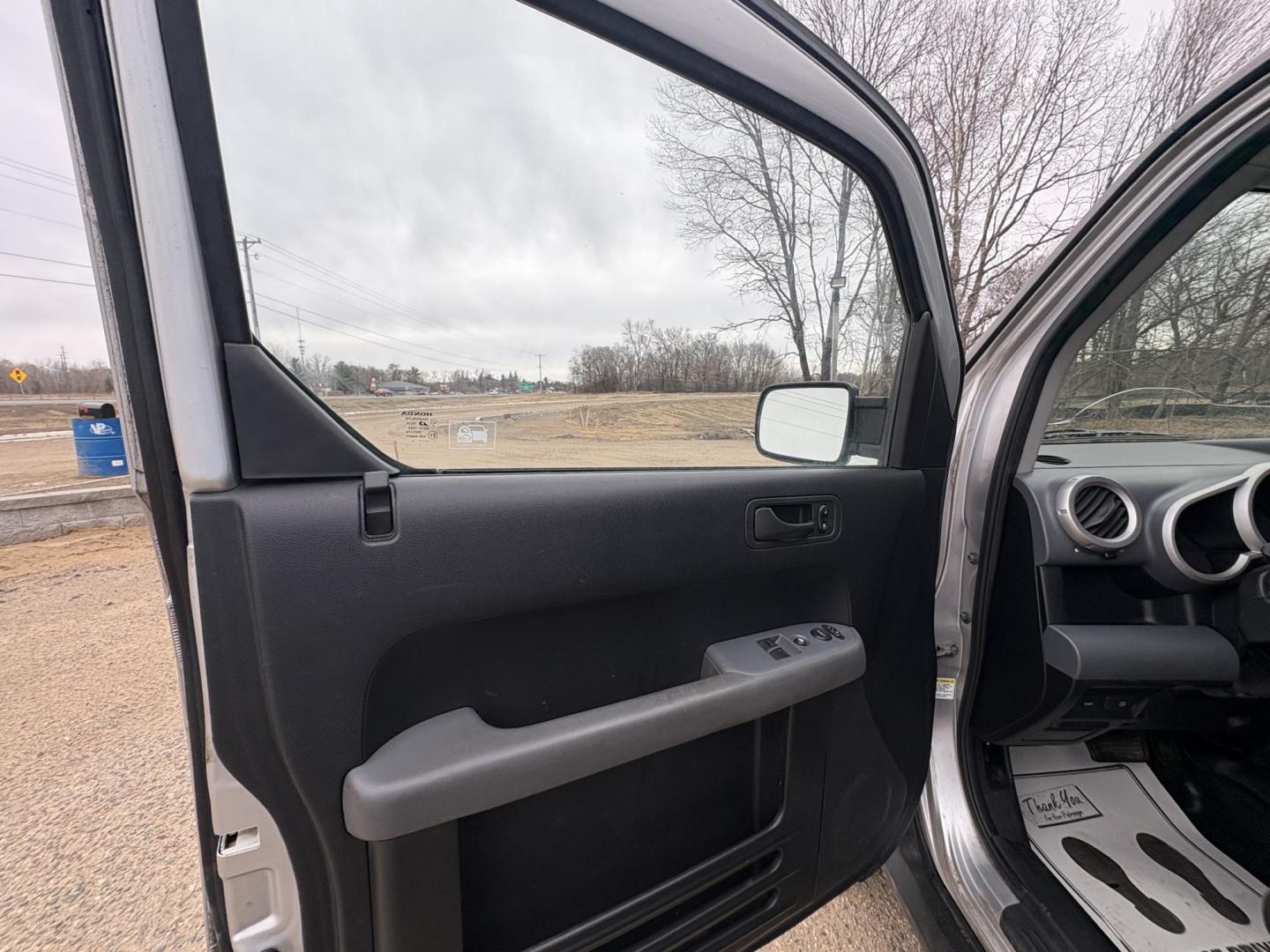 2008 Honda Element EX 2WD AT (5J6YH18798L) with an 2.4L L4 DOHC 16V engine, 5-Speed Automatic Overdrive transmission, located at 17255 hwy 65 NE, Ham Lake, MN, 55304, 0.000000, 0.000000 - Photo#8