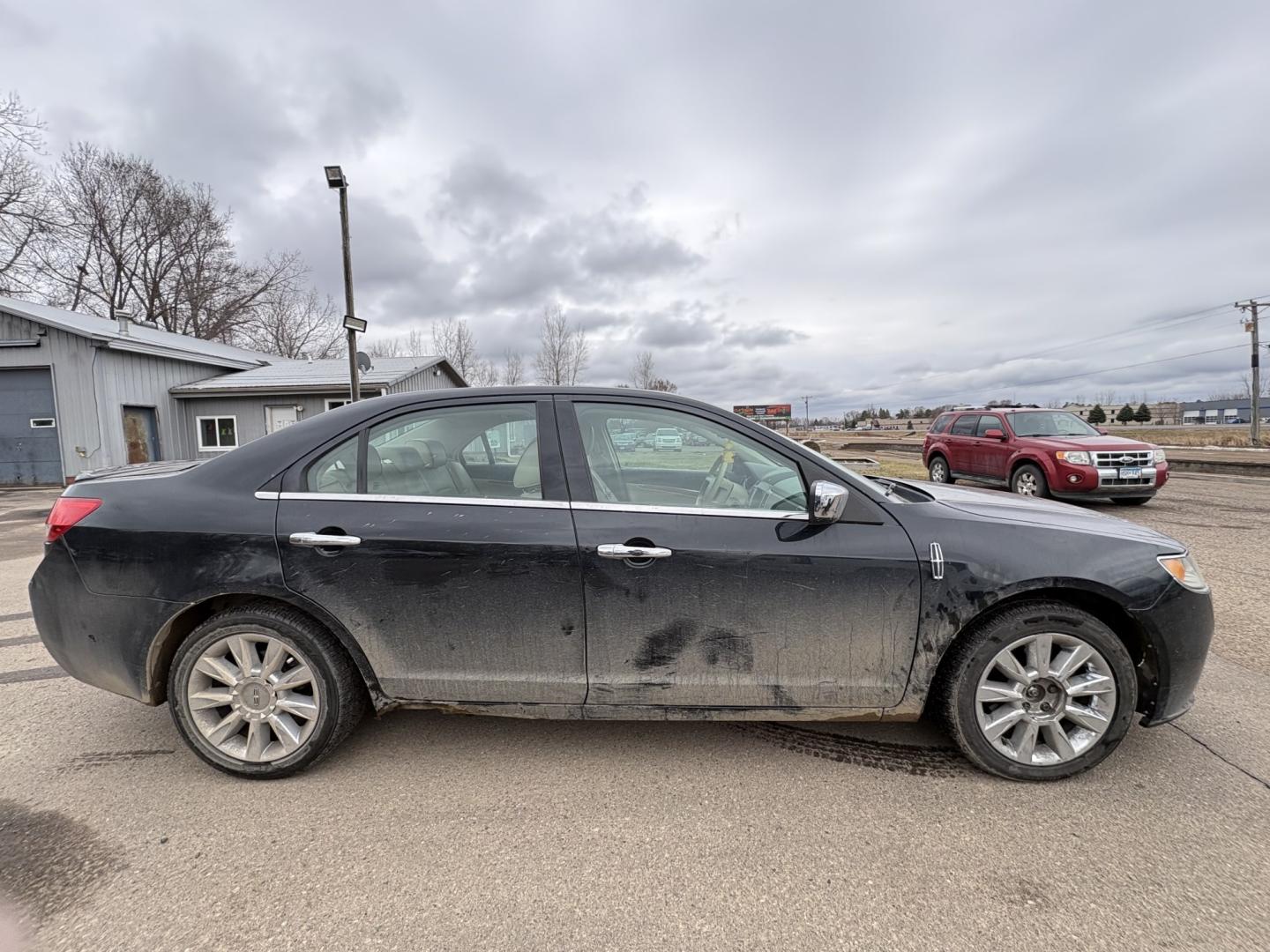 2010 Black Lincoln MKZ (3LNHL2JC7AR) , located at 17255 hwy 65 NE, Ham Lake, MN, 55304, 0.000000, 0.000000 - Photo#5