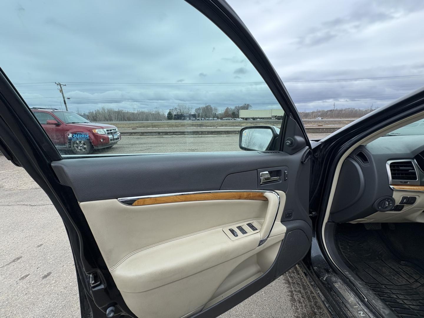 2010 Black Lincoln MKZ (3LNHL2JC7AR) , located at 17255 hwy 65 NE, Ham Lake, MN, 55304, 0.000000, 0.000000 - Photo#8