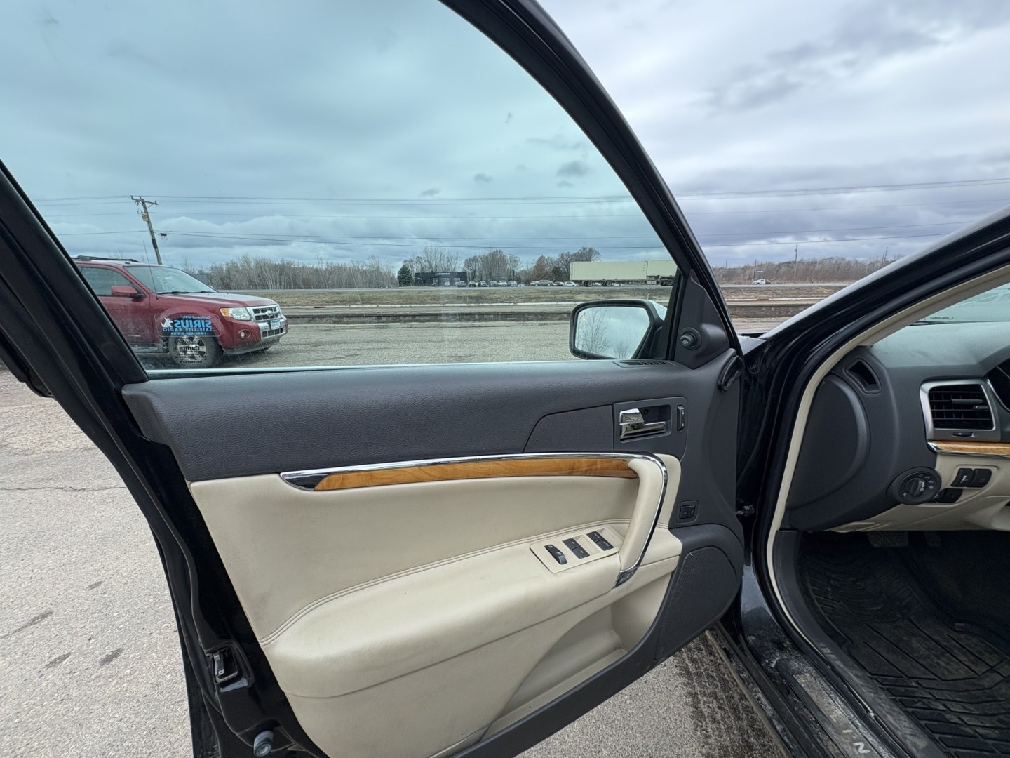 2010 Black Lincoln MKZ (3LNHL2JC7AR) , located at 17255 hwy 65 NE, Ham Lake, MN, 55304, 0.000000, 0.000000 - Photo#8