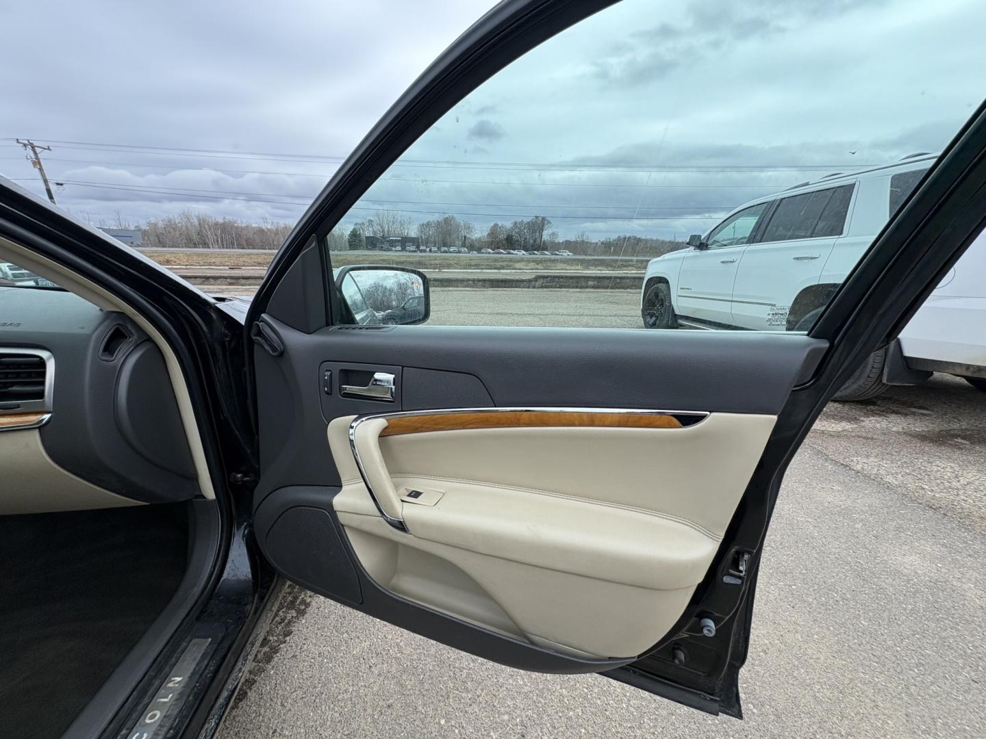 2010 Black Lincoln MKZ (3LNHL2JC7AR) , located at 17255 hwy 65 NE, Ham Lake, MN, 55304, 0.000000, 0.000000 - Photo#14