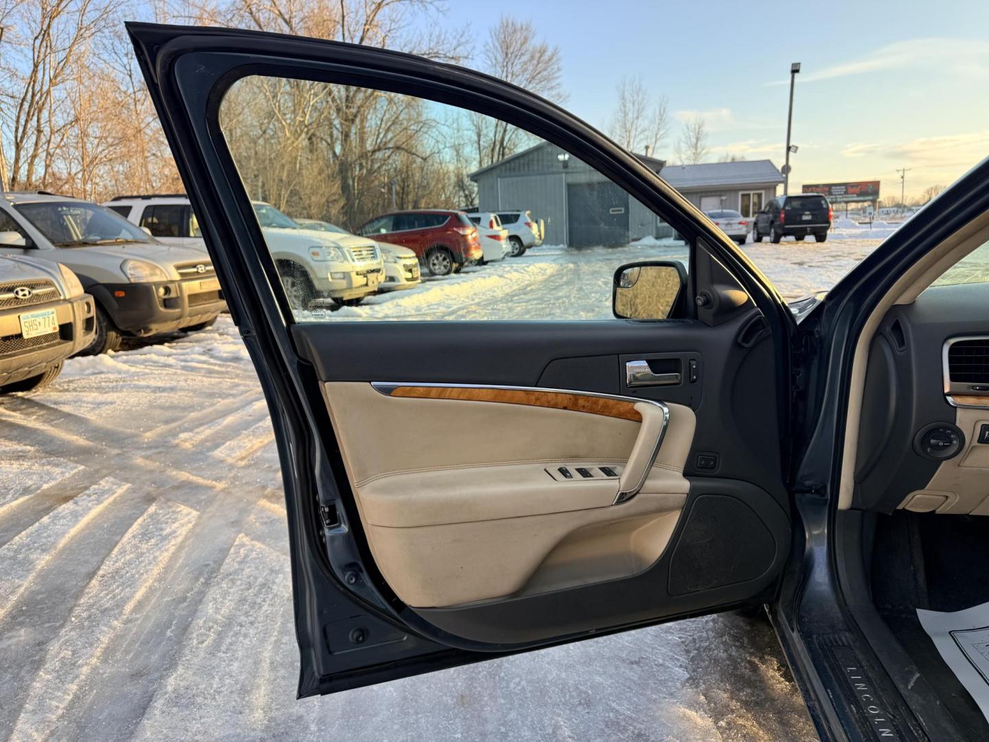 2012 Lincoln MKZ (3LNHL2GCXCR) , located at 17255 hwy 65 NE, Ham Lake, MN, 55304, 0.000000, 0.000000 - Photo#8