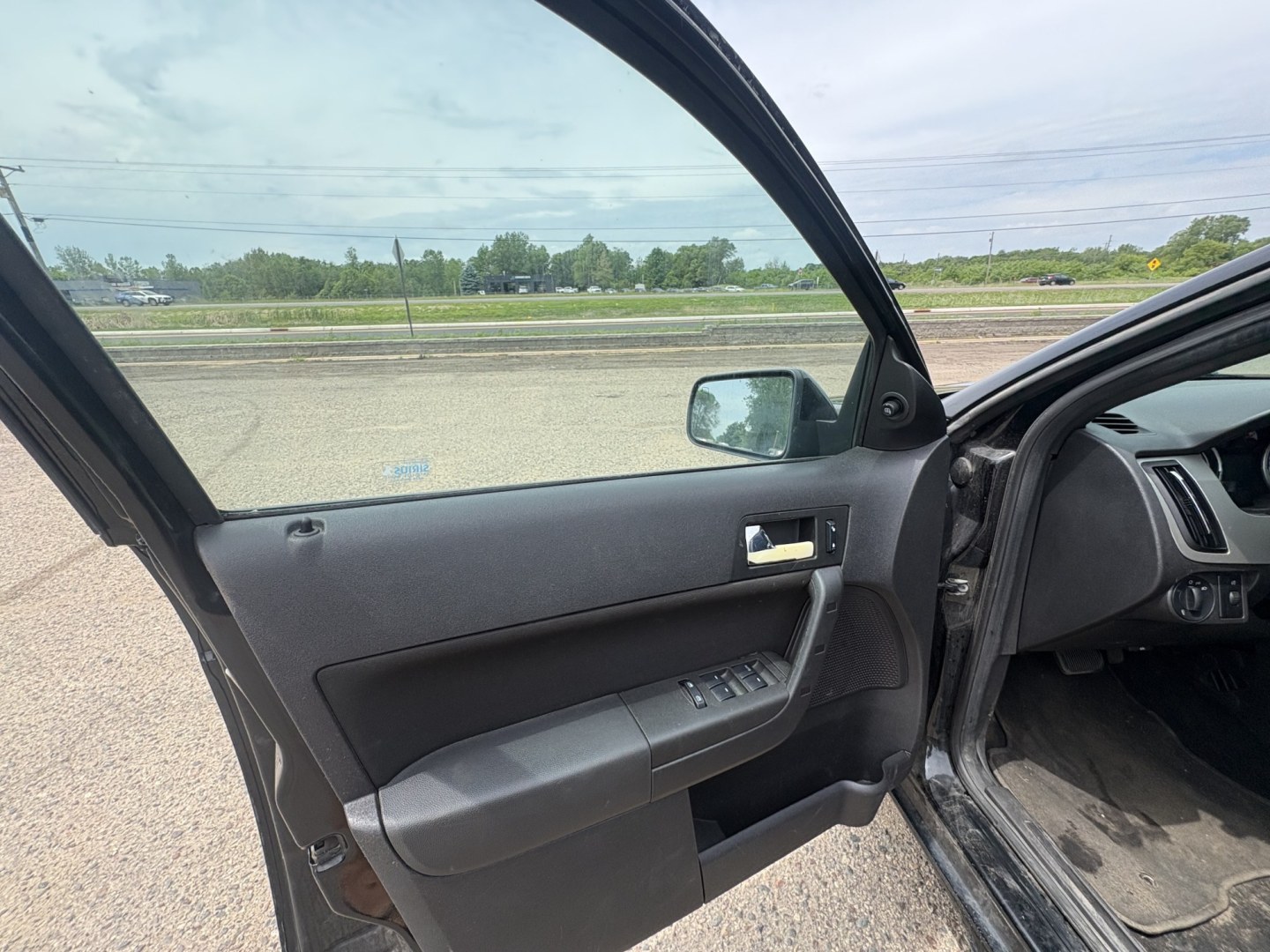 2009 Ford Focus (1FAHP36N09W) , located at 17255 hwy 65 NE, Ham Lake, MN, 55304, 0.000000, 0.000000 - Photo#8