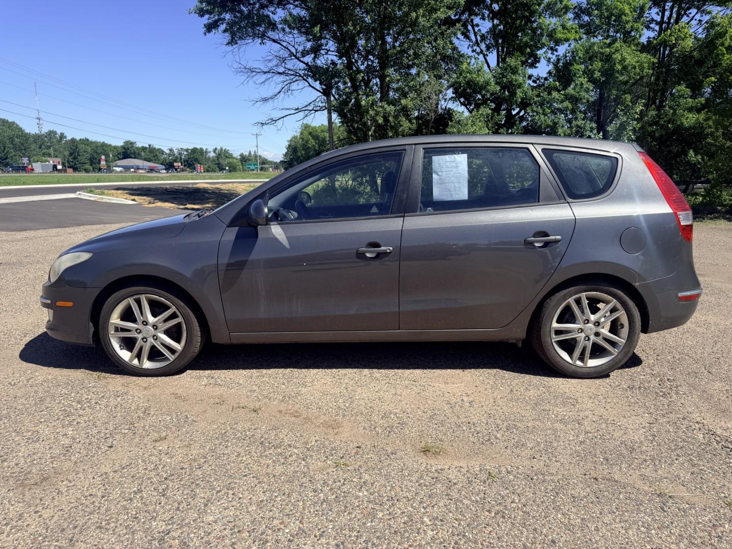 2009 Hyundai Elantra (KMHDC86E79U) , located at 17255 hwy 65 NE, Ham Lake, MN, 55304, 0.000000, 0.000000- Photo#1