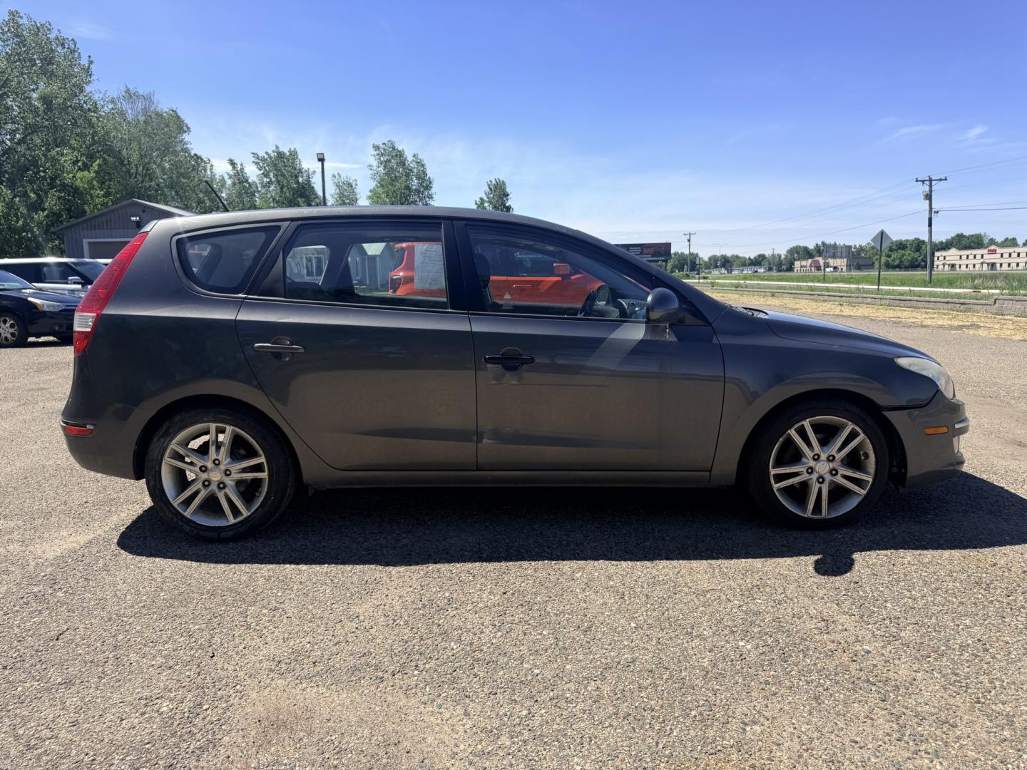 2009 Hyundai Elantra (KMHDC86E79U) , located at 17255 hwy 65 NE, Ham Lake, MN, 55304, 0.000000, 0.000000- Photo#5