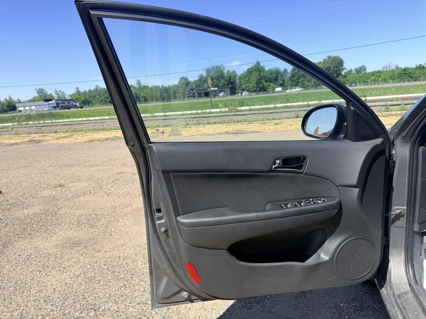 2009 Hyundai Elantra (KMHDC86E79U) , located at 17255 hwy 65 NE, Ham Lake, MN, 55304, 0.000000, 0.000000- Photo#8