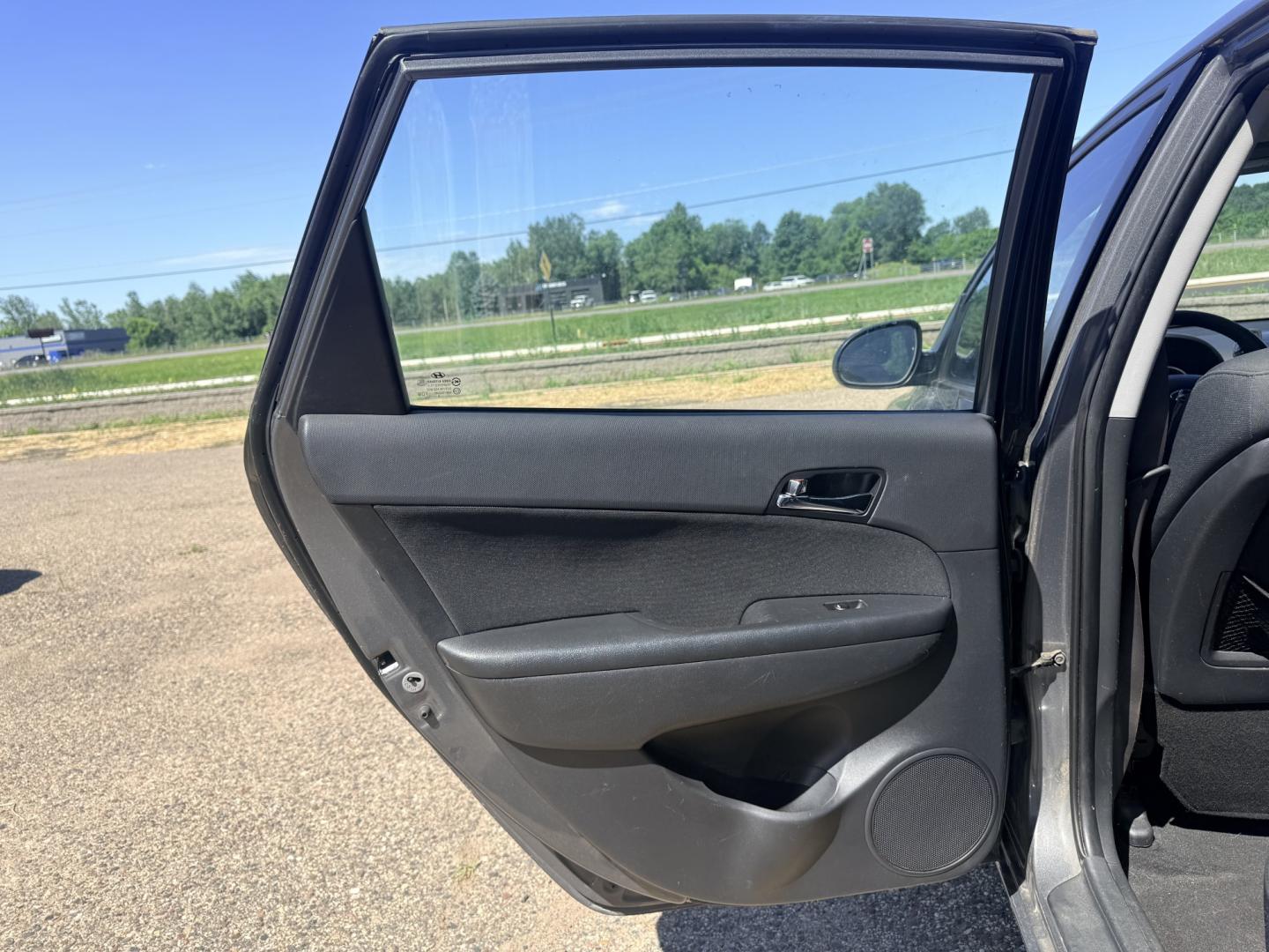 2009 Hyundai Elantra (KMHDC86E79U) , located at 17255 hwy 65 NE, Ham Lake, MN, 55304, 0.000000, 0.000000- Photo#10