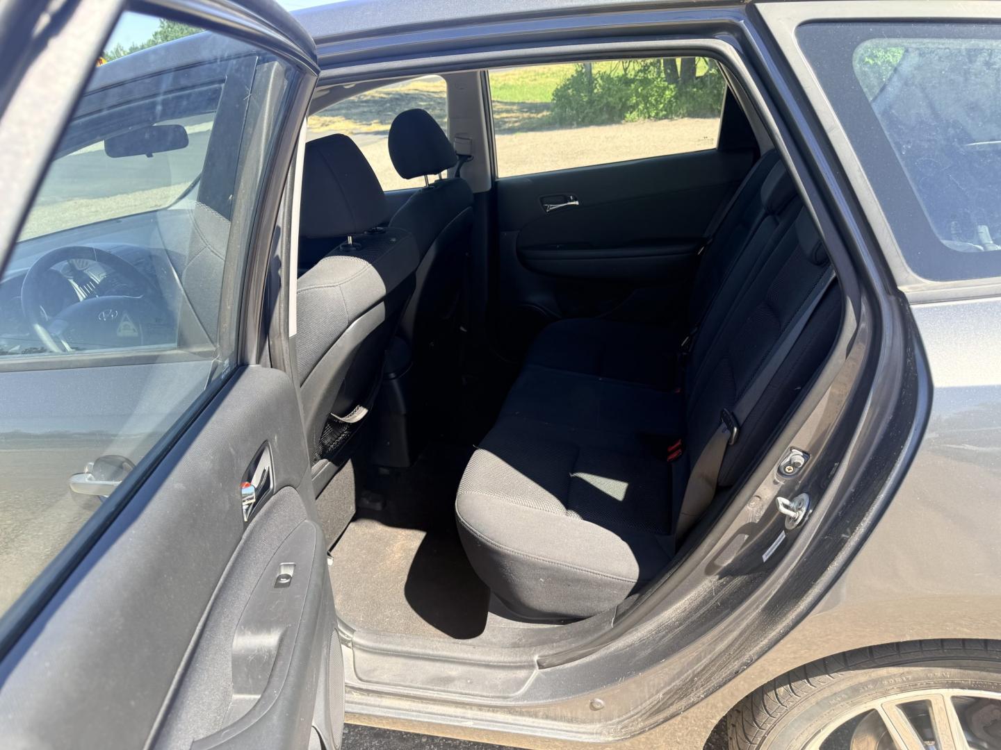 2009 Hyundai Elantra (KMHDC86E79U) , located at 17255 hwy 65 NE, Ham Lake, MN, 55304, 0.000000, 0.000000- Photo#11