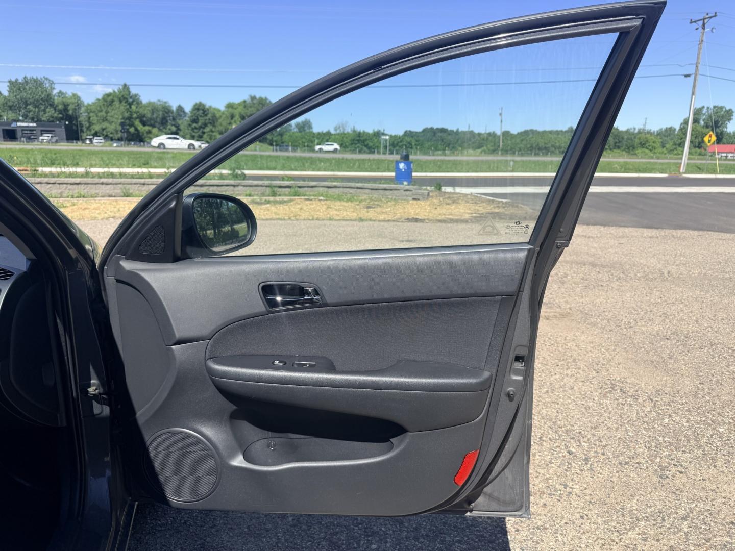 2009 Hyundai Elantra (KMHDC86E79U) , located at 17255 hwy 65 NE, Ham Lake, MN, 55304, 0.000000, 0.000000- Photo#14