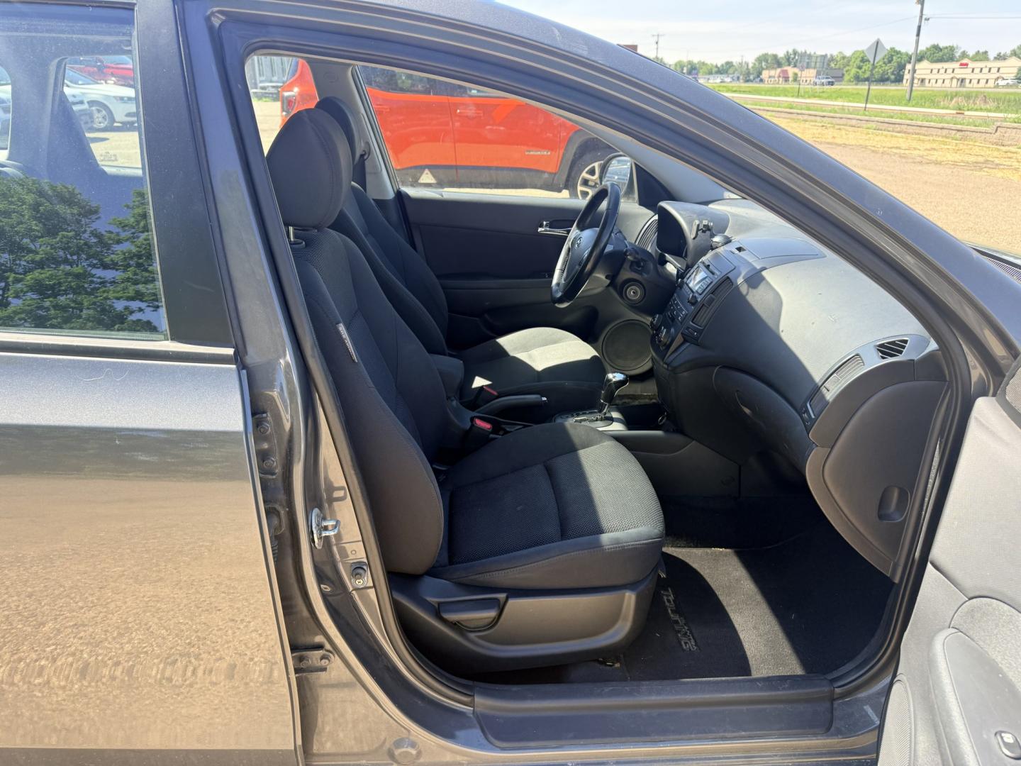 2009 Hyundai Elantra (KMHDC86E79U) , located at 17255 hwy 65 NE, Ham Lake, MN, 55304, 0.000000, 0.000000- Photo#15