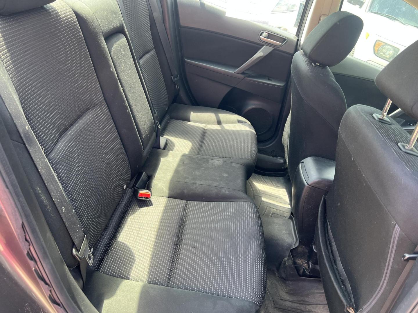 2012 Mazda MAZDA3 (JM1BL1V70C1) , located at 17255 hwy 65 NE, Ham Lake, MN, 55304, 0.000000, 0.000000 - Photo#13