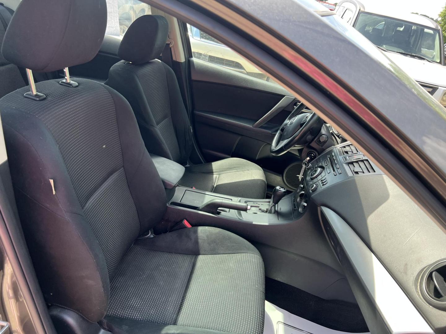 2012 Mazda MAZDA3 (JM1BL1V70C1) , located at 17255 hwy 65 NE, Ham Lake, MN, 55304, 0.000000, 0.000000 - Photo#15