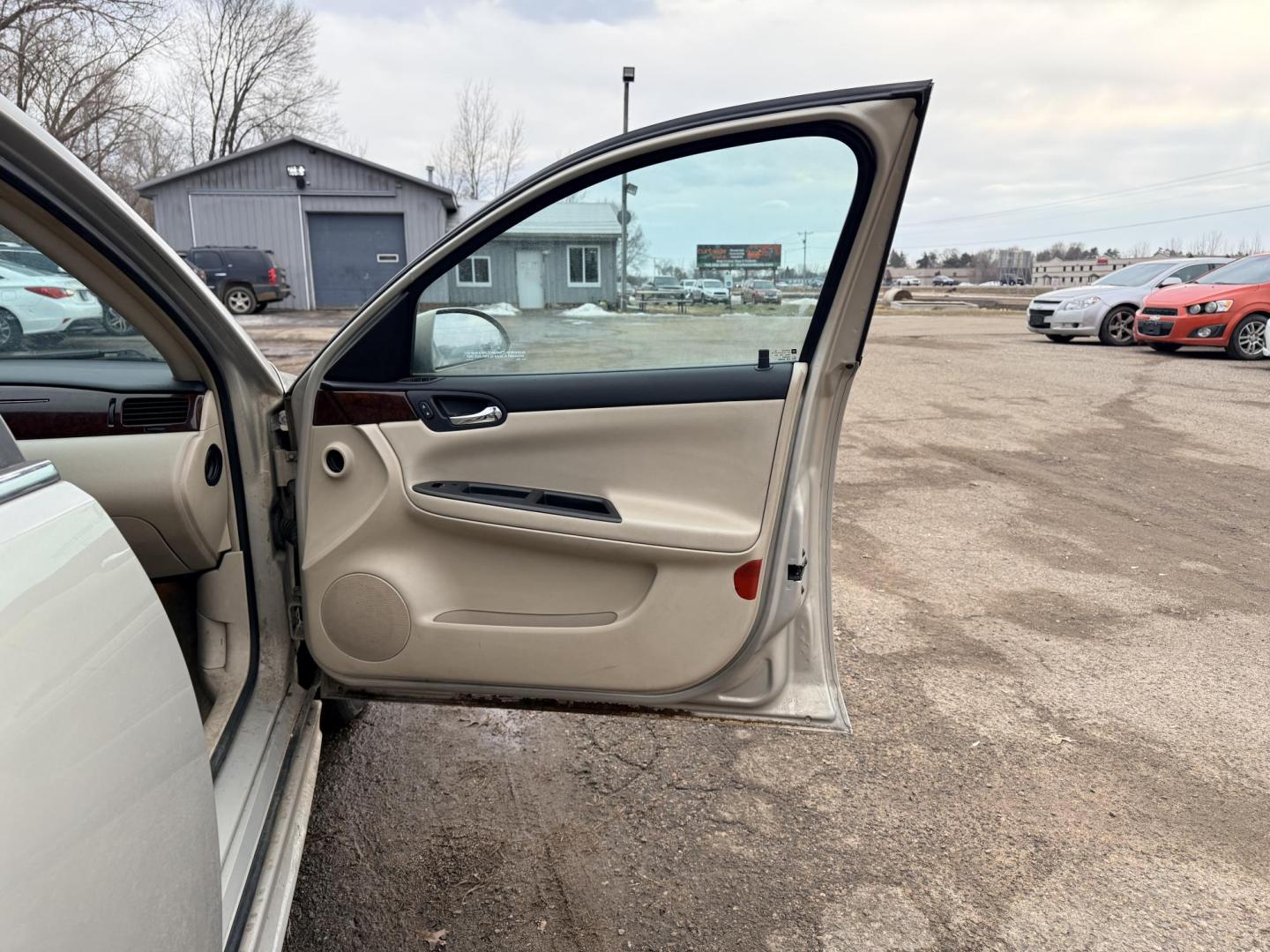 2011 Chevrolet Impala (2G1WA5EK1B1) , located at 17255 hwy 65 NE, Ham Lake, MN, 55304, 0.000000, 0.000000 - Photo#14