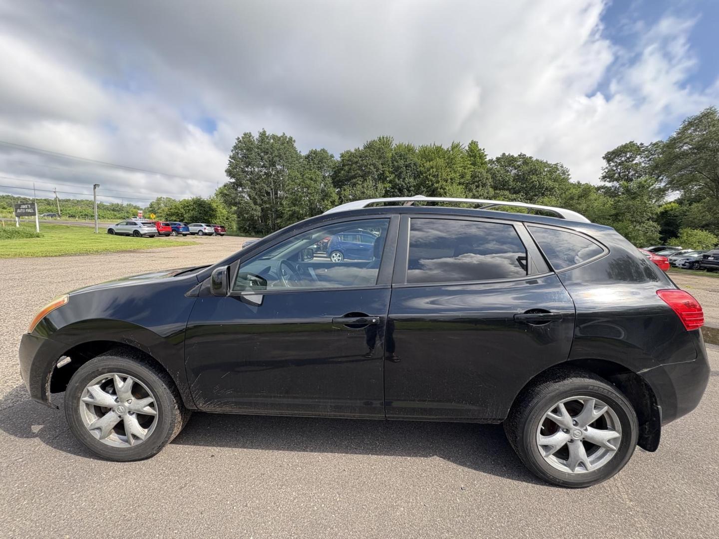 2009 Nissan Rogue S 2WD (JN8AS58T49W) with an 2.5L L4 DOHC 16V engine, CVT transmission, located at 17255 hwy 65 NE, Ham Lake, MN, 55304, 0.000000, 0.000000 - Photo#1