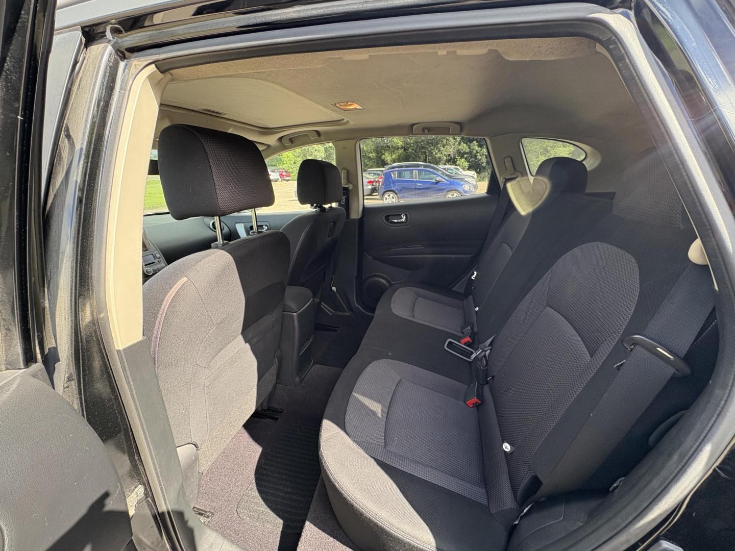 2009 Nissan Rogue S 2WD (JN8AS58T49W) with an 2.5L L4 DOHC 16V engine, CVT transmission, located at 17255 hwy 65 NE, Ham Lake, MN, 55304, 0.000000, 0.000000 - Photo#11
