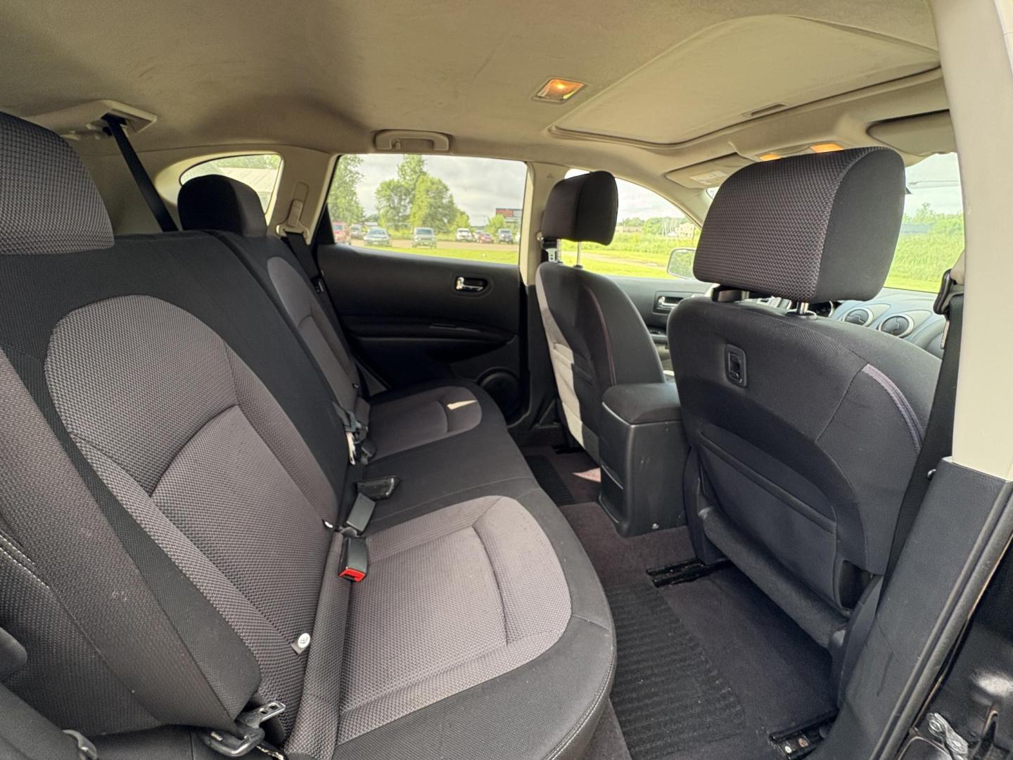 2009 Nissan Rogue S 2WD (JN8AS58T49W) with an 2.5L L4 DOHC 16V engine, CVT transmission, located at 17255 hwy 65 NE, Ham Lake, MN, 55304, 0.000000, 0.000000 - Photo#13