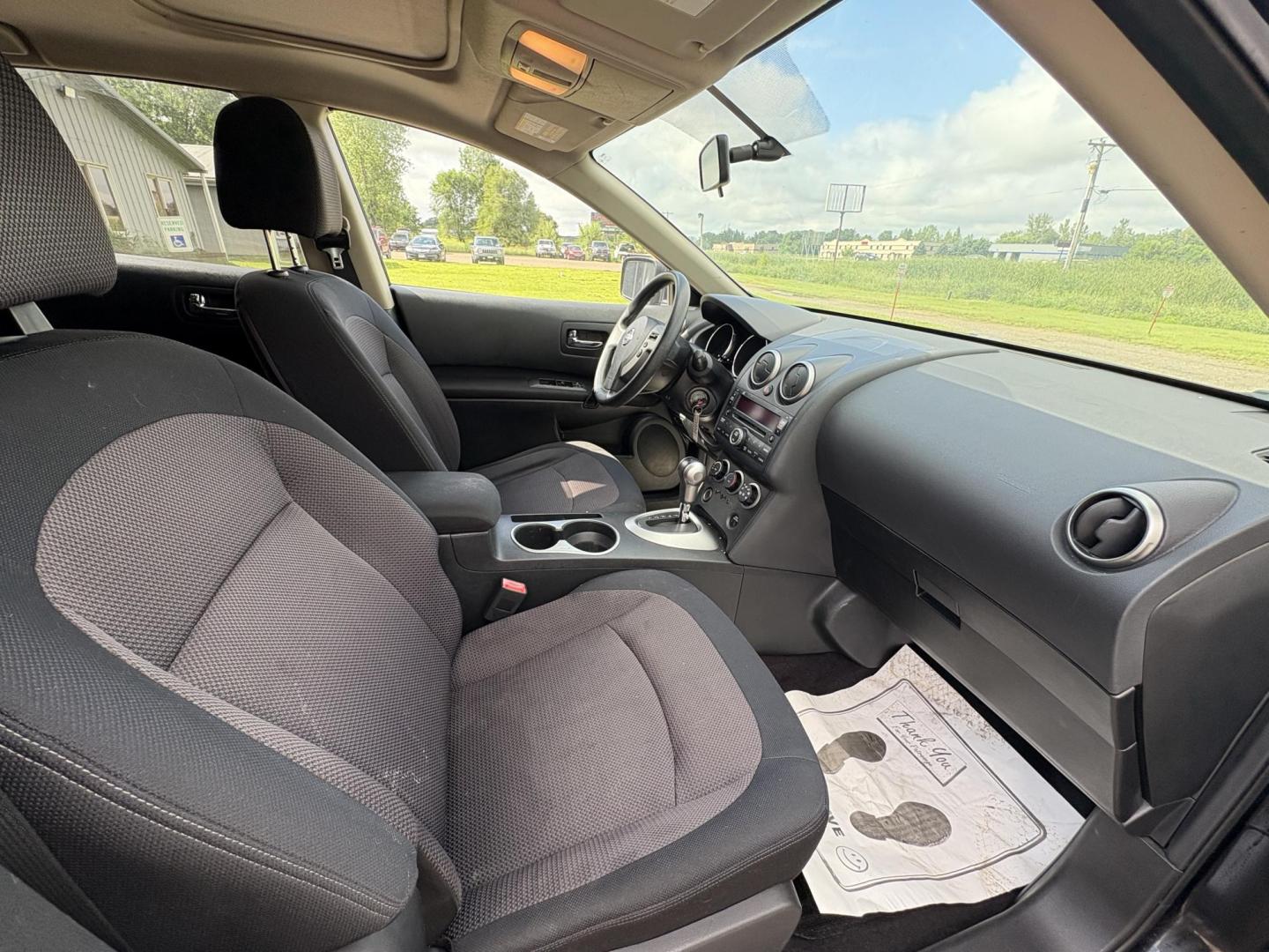 2009 Nissan Rogue S 2WD (JN8AS58T49W) with an 2.5L L4 DOHC 16V engine, CVT transmission, located at 17255 hwy 65 NE, Ham Lake, MN, 55304, 0.000000, 0.000000 - Photo#15