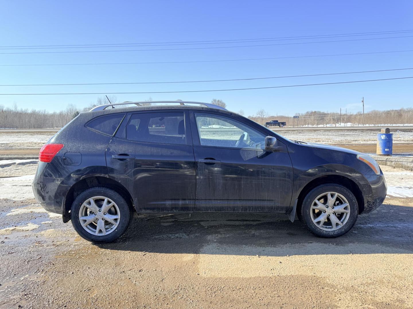 2009 Nissan Rogue S 2WD (JN8AS58T49W) with an 2.5L L4 DOHC 16V engine, CVT transmission, located at 17255 hwy 65 NE, Ham Lake, MN, 55304, 0.000000, 0.000000 - Photo#5