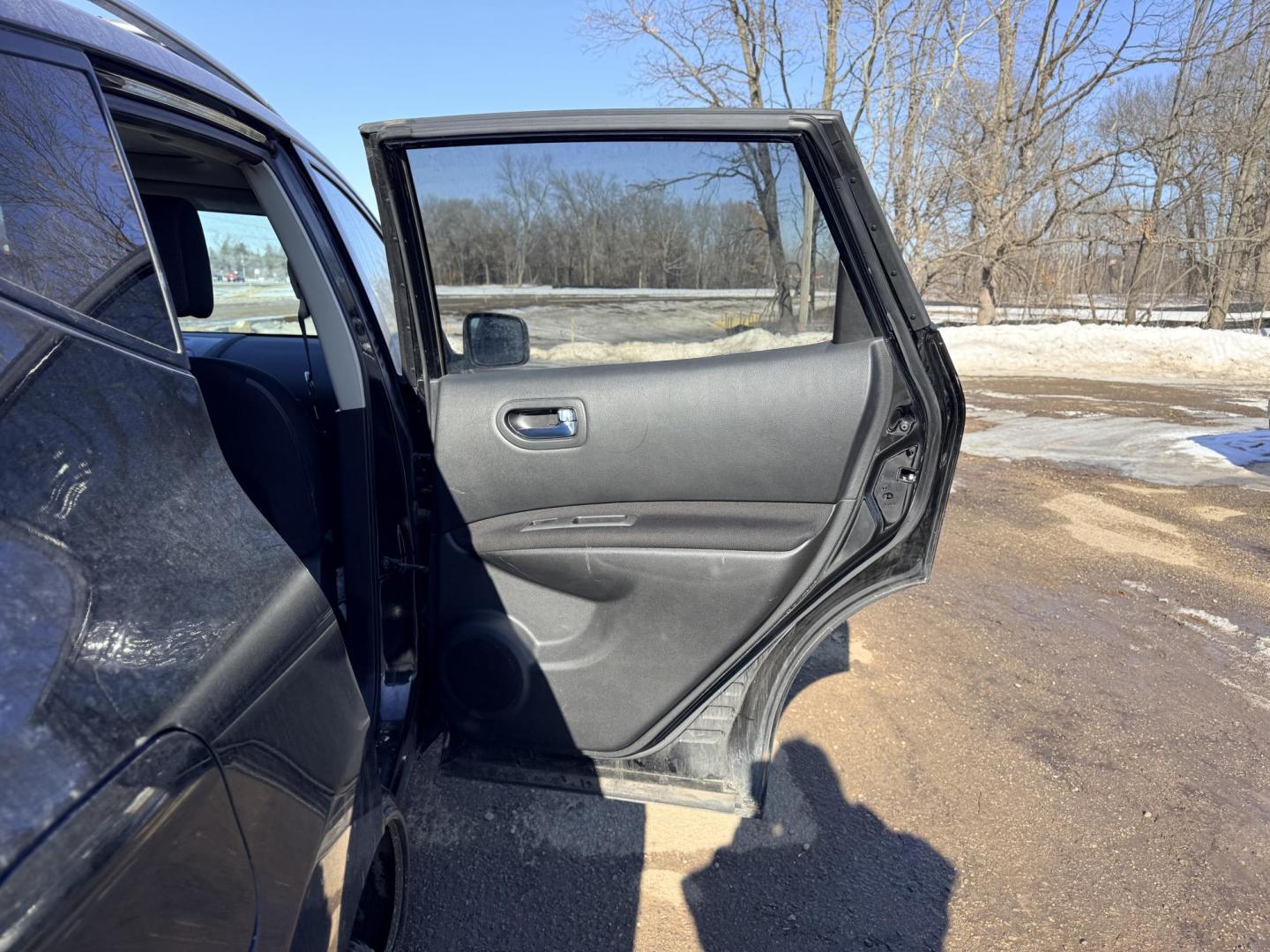 2009 Nissan Rogue S 2WD (JN8AS58T49W) with an 2.5L L4 DOHC 16V engine, CVT transmission, located at 17255 hwy 65 NE, Ham Lake, MN, 55304, 0.000000, 0.000000 - Photo#12