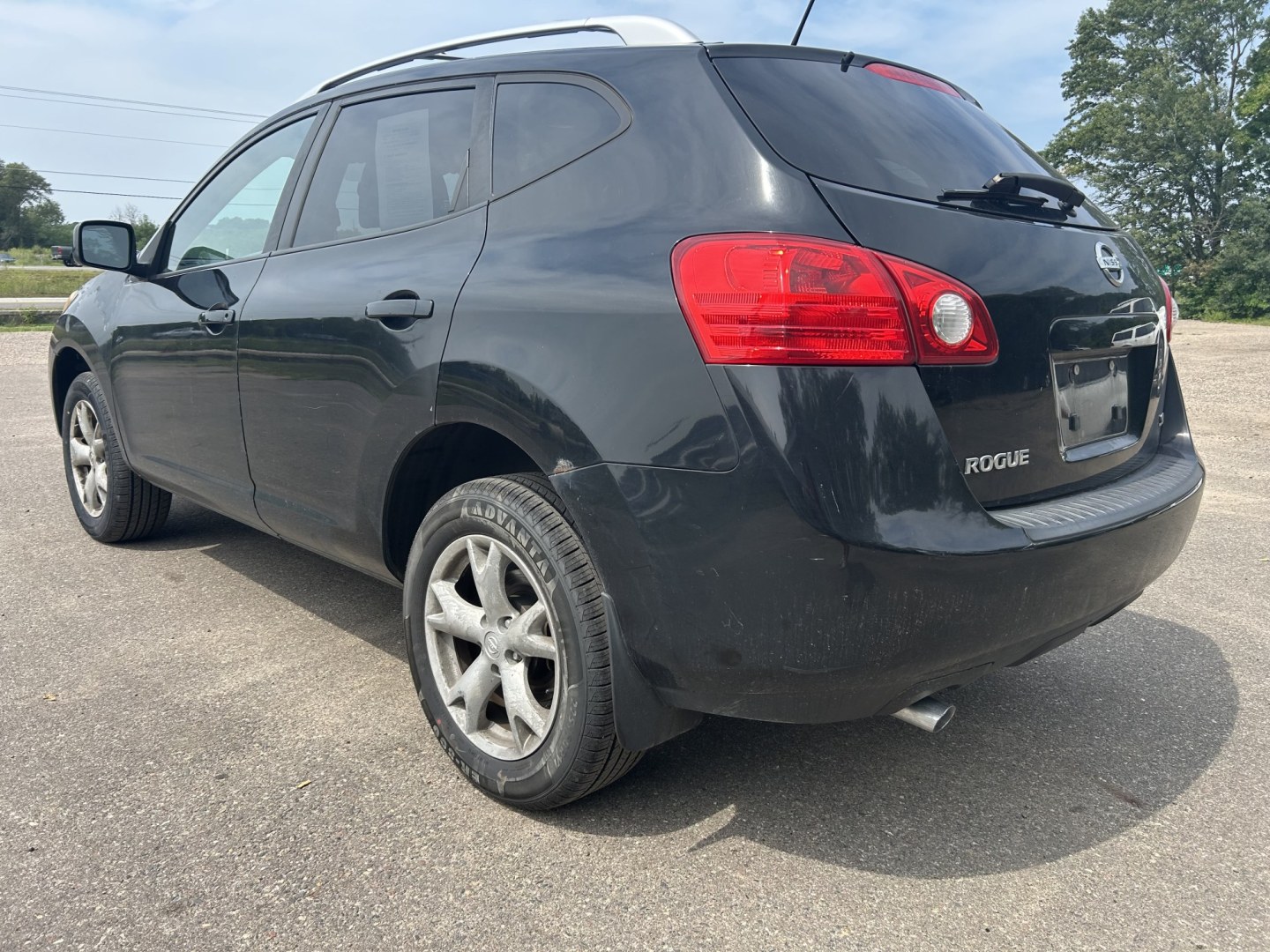 2009 Nissan Rogue S 2WD (JN8AS58T49W) with an 2.5L L4 DOHC 16V engine, CVT transmission, located at 17255 hwy 65 NE, Ham Lake, MN, 55304, 0.000000, 0.000000- Photo#4