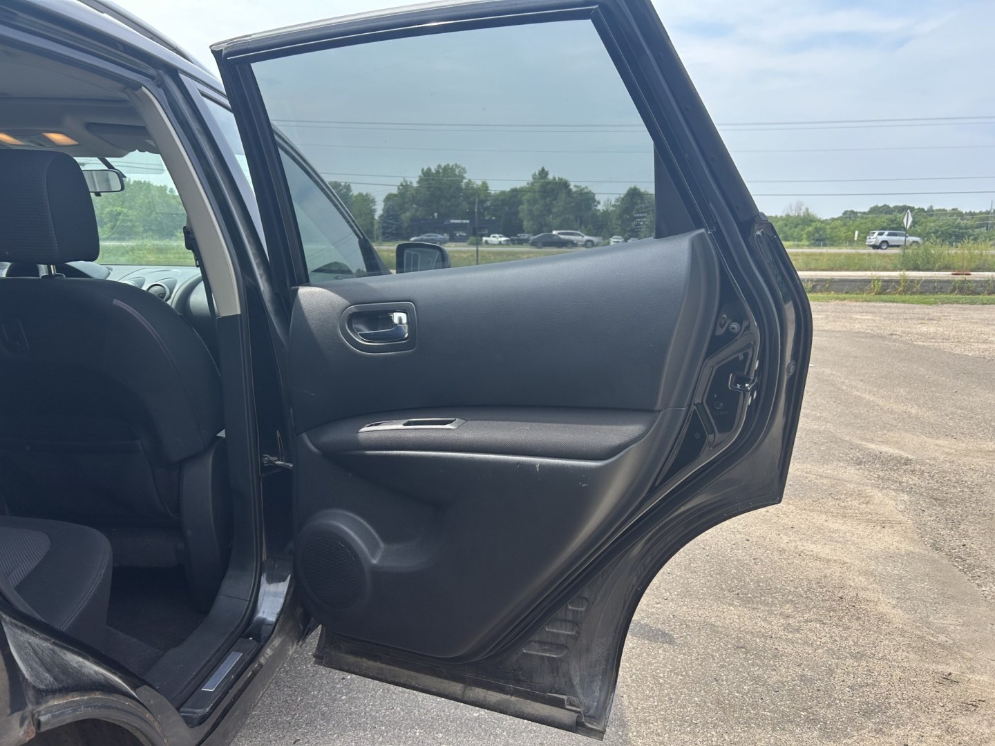 2009 Nissan Rogue S 2WD (JN8AS58T49W) with an 2.5L L4 DOHC 16V engine, CVT transmission, located at 17255 hwy 65 NE, Ham Lake, MN, 55304, 0.000000, 0.000000- Photo#12