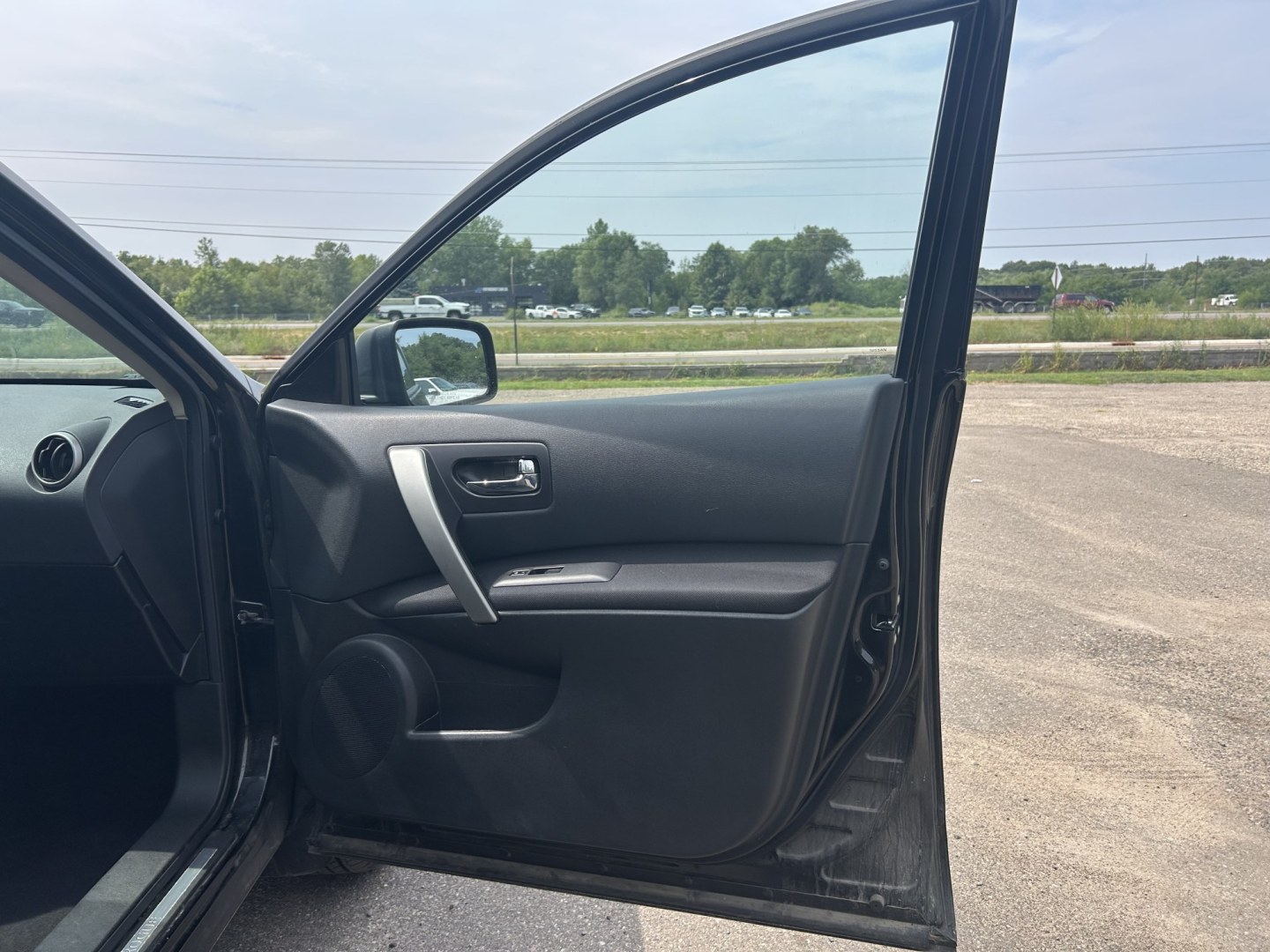 2009 Nissan Rogue S 2WD (JN8AS58T49W) with an 2.5L L4 DOHC 16V engine, CVT transmission, located at 17255 hwy 65 NE, Ham Lake, MN, 55304, 0.000000, 0.000000- Photo#14
