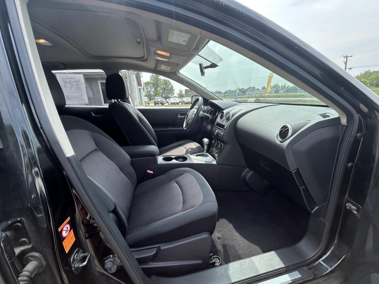 2009 Nissan Rogue S 2WD (JN8AS58T49W) with an 2.5L L4 DOHC 16V engine, CVT transmission, located at 17255 hwy 65 NE, Ham Lake, MN, 55304, 0.000000, 0.000000- Photo#15