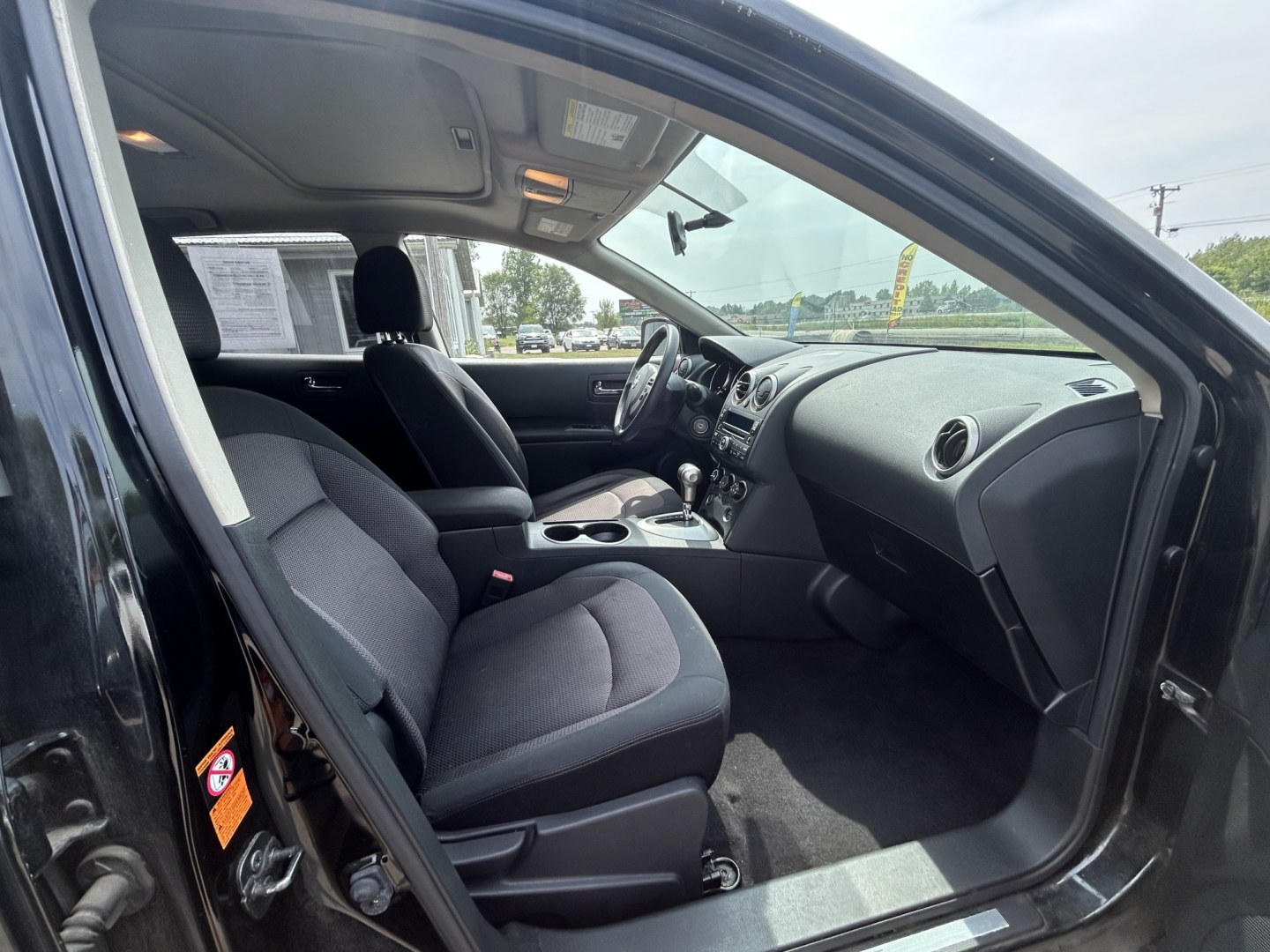 2009 Nissan Rogue S 2WD (JN8AS58T49W) with an 2.5L L4 DOHC 16V engine, CVT transmission, located at 17255 hwy 65 NE, Ham Lake, MN, 55304, 0.000000, 0.000000- Photo#15