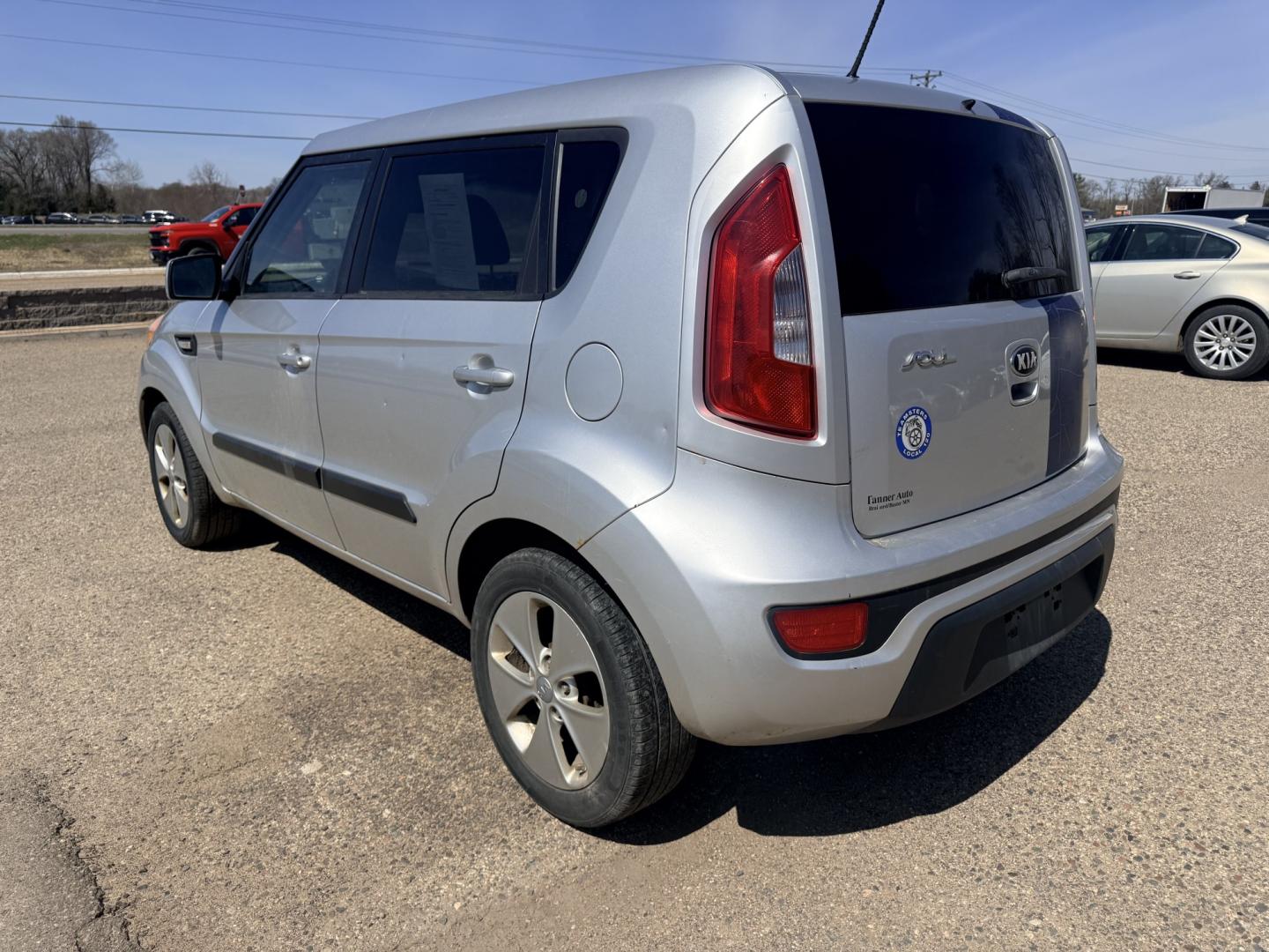 2013 Kia Soul Base (KNDJT2A58D7) with an 1.6L L4 DOHC 16V engine, Automatic transmission, located at 17255 hwy 65 NE, Ham Lake, MN, 55304, 0.000000, 0.000000 - Photo#2
