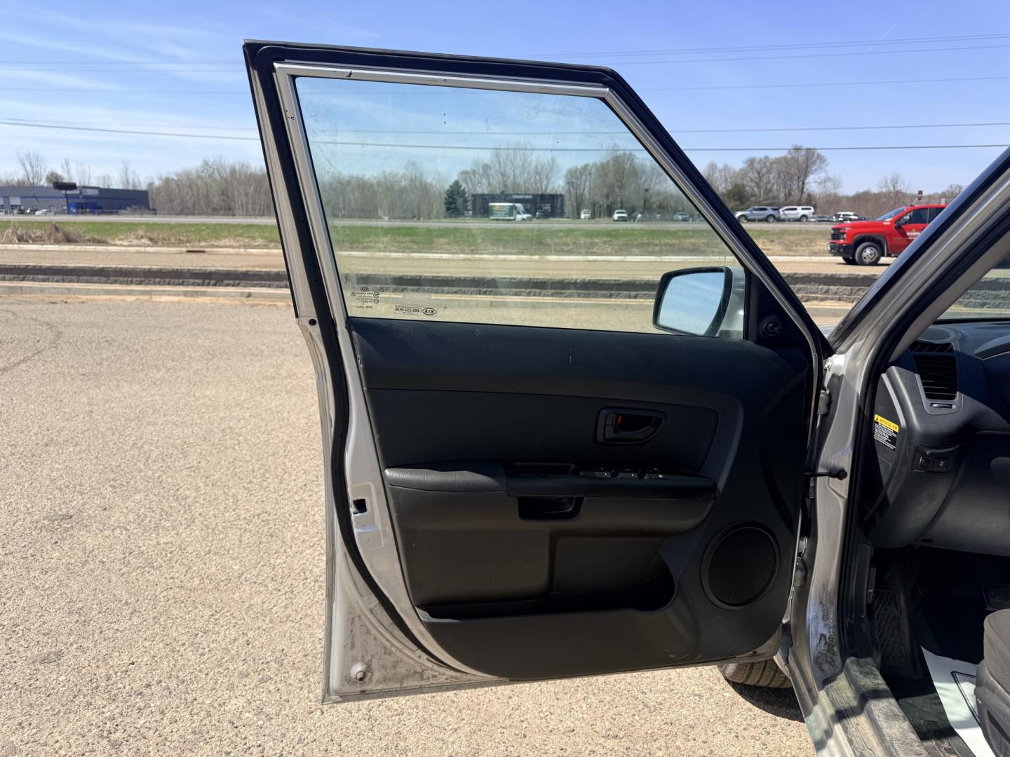 2013 Kia Soul Base (KNDJT2A58D7) with an 1.6L L4 DOHC 16V engine, Automatic transmission, located at 17255 hwy 65 NE, Ham Lake, MN, 55304, 0.000000, 0.000000 - Photo#8