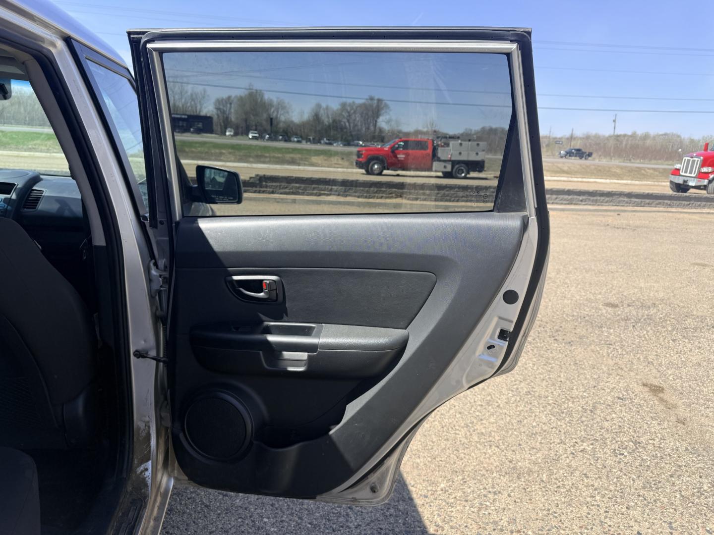 2013 Kia Soul Base (KNDJT2A58D7) with an 1.6L L4 DOHC 16V engine, Automatic transmission, located at 17255 hwy 65 NE, Ham Lake, MN, 55304, 0.000000, 0.000000 - Photo#12