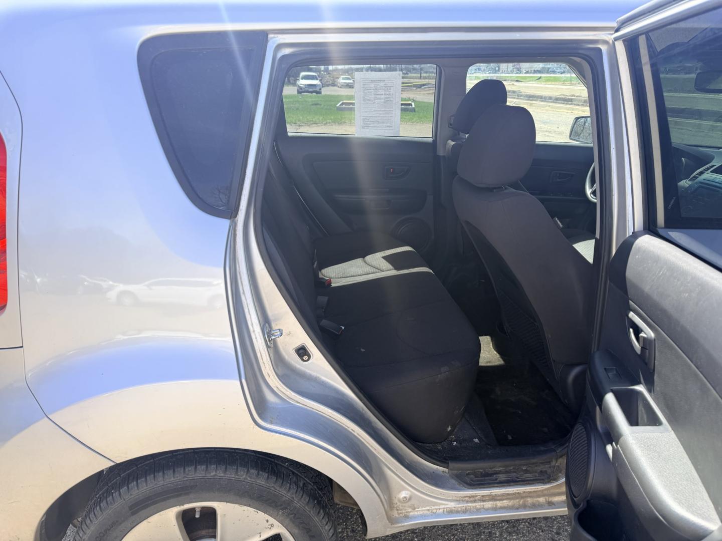 2013 Kia Soul Base (KNDJT2A58D7) with an 1.6L L4 DOHC 16V engine, Automatic transmission, located at 17255 hwy 65 NE, Ham Lake, MN, 55304, 0.000000, 0.000000 - Photo#13