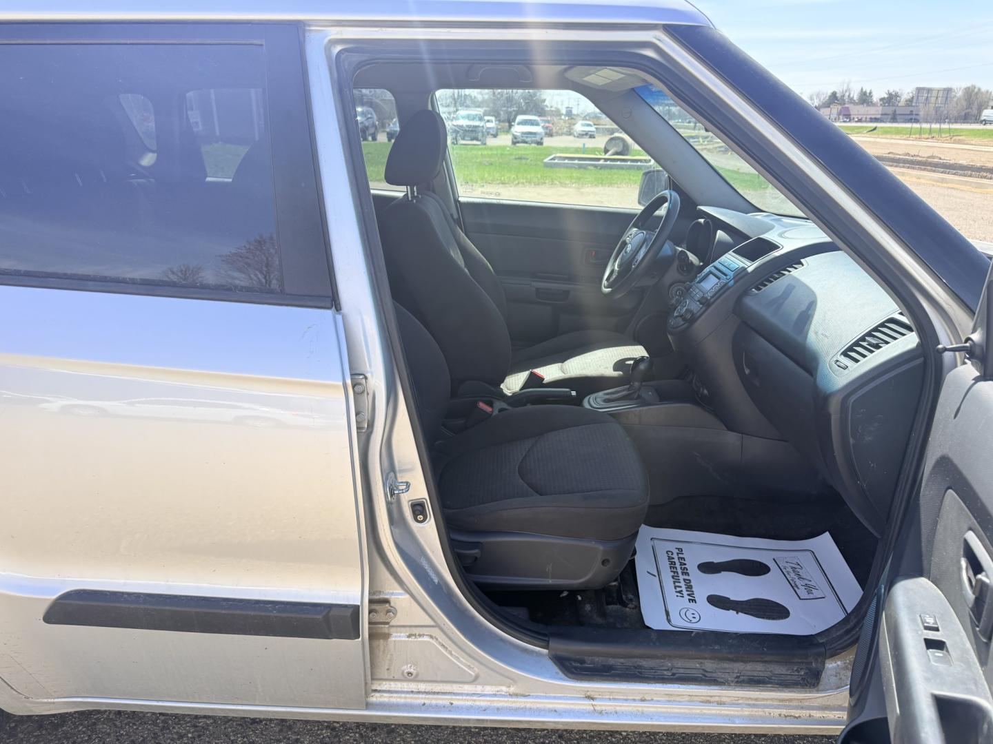 2013 Kia Soul Base (KNDJT2A58D7) with an 1.6L L4 DOHC 16V engine, Automatic transmission, located at 17255 hwy 65 NE, Ham Lake, MN, 55304, 0.000000, 0.000000 - Photo#15